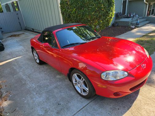 Red 2004 Mazda MX-5 Miata Base