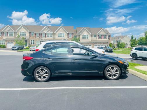 2017 Hyundai ELANTRA Limited
