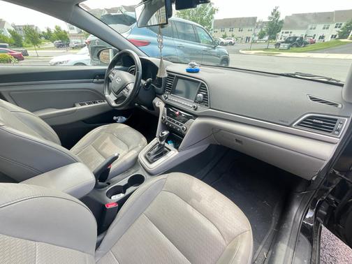2017 Hyundai ELANTRA Limited