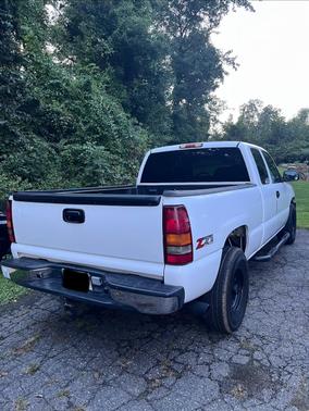 White 2000 Chevrolet Silverado 1500 LS Extended Cab