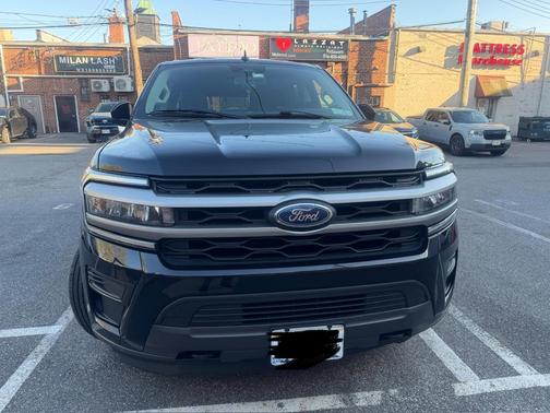 Black 2023 Ford Expedition Max XLT