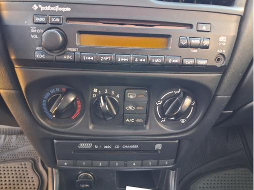 White 2005 Nissan Sentra 1.8 S