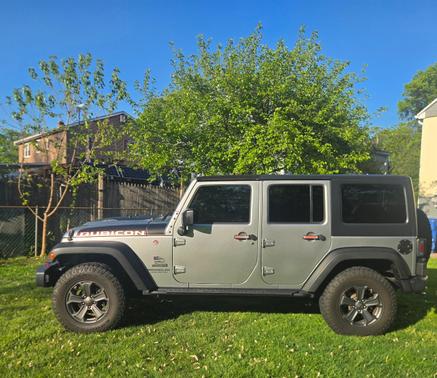 Silver 2017 Jeep Wrangler Unlimited Rubicon