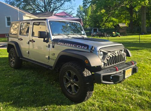 Silver 2017 Jeep Wrangler Unlimited Rubicon