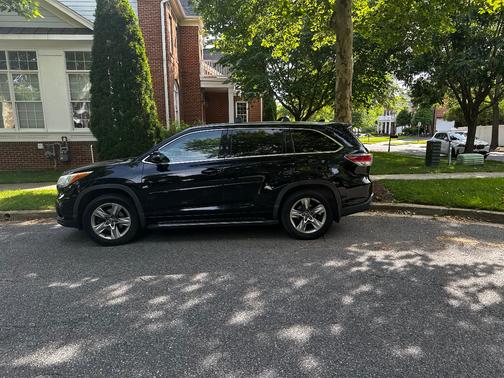 Black 2016 Toyota Highlander Limited Platinum