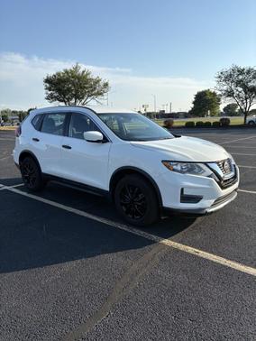 White 2019 Nissan Rogue S