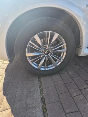 2019 INFINITI QX80 LUXE