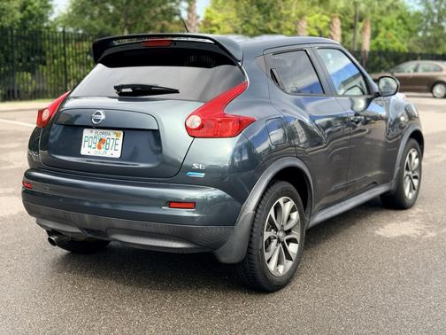 Blue 2014 Nissan Juke SL