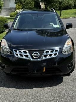 Black 2011 Nissan Rogue SV