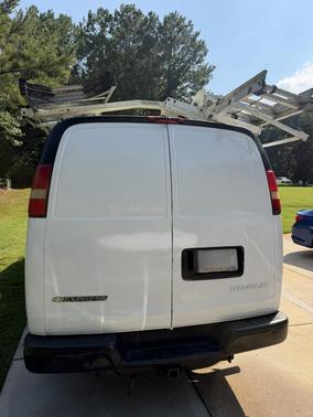 White 2006 Chevrolet Express 2500 Cargo