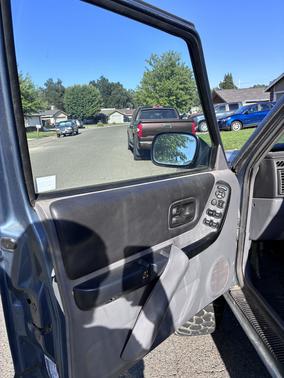 Blue 1998 Jeep Cherokee Classic 4WD