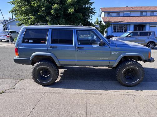 Blue 1998 Jeep Cherokee Classic 4WD