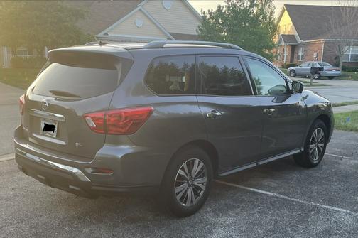 Gray 2017 Nissan Pathfinder SL