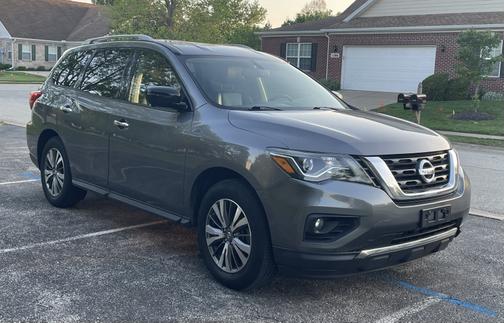 Gray 2017 Nissan Pathfinder SL