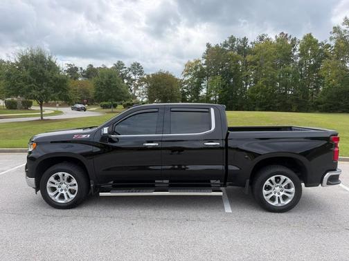 Black 2022 Chevrolet Silverado 1500 LTZ