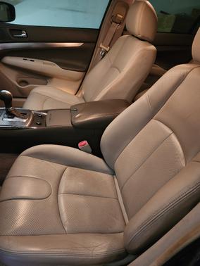 2015 INFINITI Q40 Base