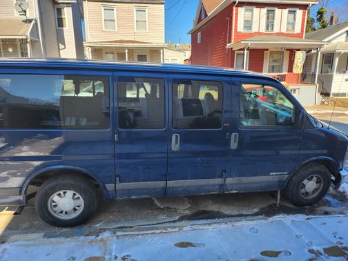2002 GMC Savana 1500 Base