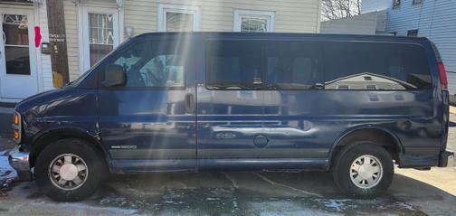 2002 GMC Savana 1500 Base