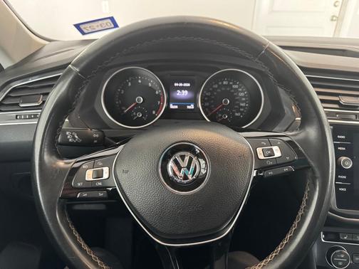 Silver 2018 Volkswagen Tiguan 2.0T SE
