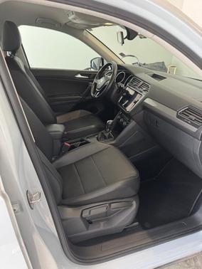 Silver 2018 Volkswagen Tiguan 2.0T SE