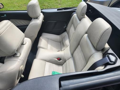 2012 Ford Mustang V6 Premium