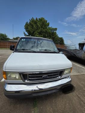 2007 Ford E350 Super Duty XLT Extended Wagon
