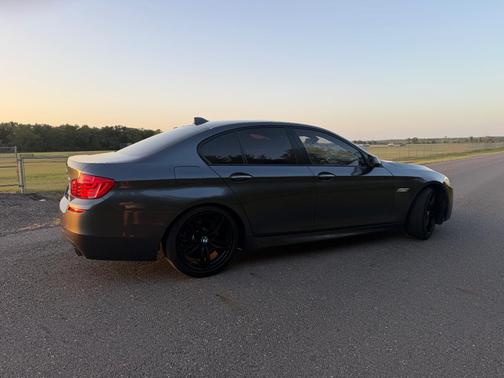 Gray 2016 BMW 535 i