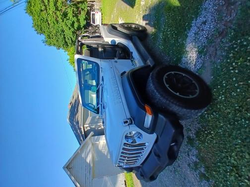 White 2018 Jeep Wrangler Sport S