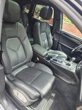 Blue 2020 Porsche Macan Macan S
