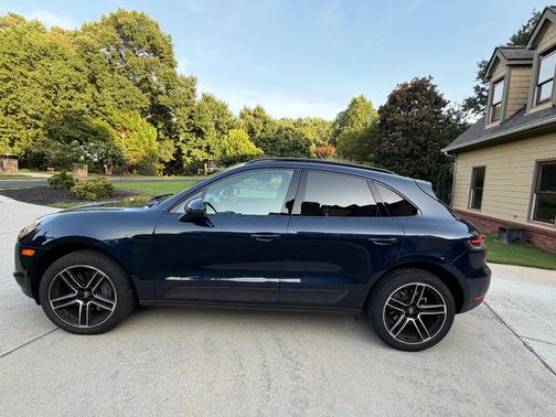 Blue 2020 Porsche Macan Macan S