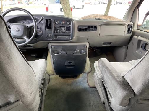 Photo 3 of 12 of 2000 Chevrolet Express 1500 Base