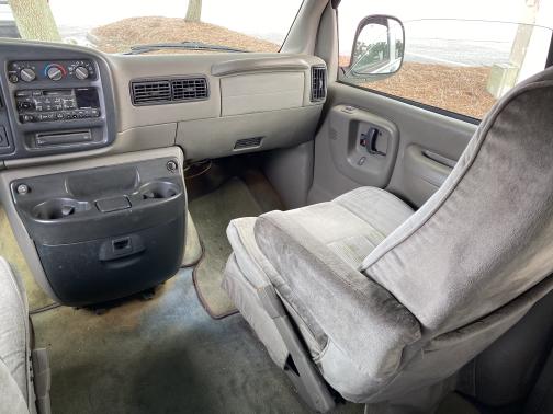 Photo 4 of 12 of 2000 Chevrolet Express 1500 Base