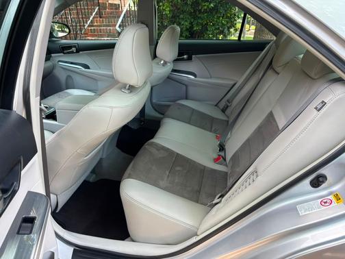 Silver 2014 Toyota Camry Hybrid XLE
