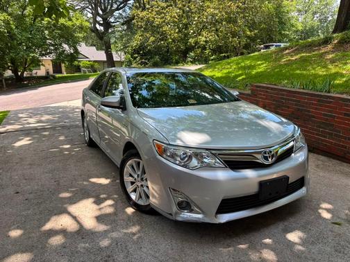 Silver 2014 Toyota Camry Hybrid XLE
