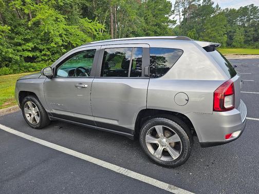 Gray 2016 Jeep Compass Latitude