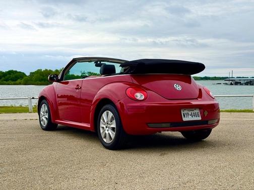 Red 2009 Volkswagen New Beetle S