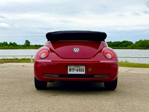Red 2009 Volkswagen New Beetle S