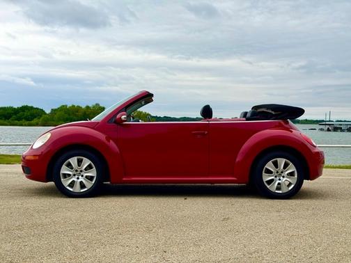 Red 2009 Volkswagen New Beetle S