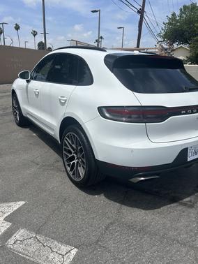 2020 Porsche Macan Base