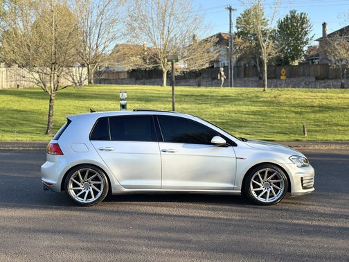 2015 Volkswagen Golf GTI 2.0T SE 4-Door
