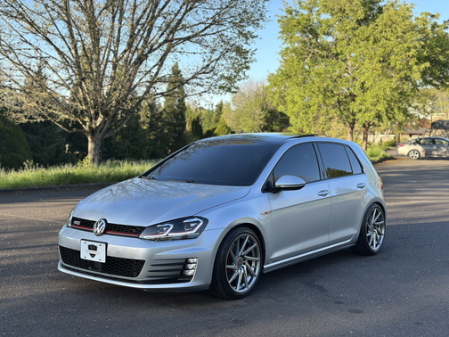 2015 Volkswagen Golf GTI 2.0T SE 4-Door