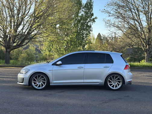 2015 Volkswagen Golf GTI 2.0T SE 4-Door