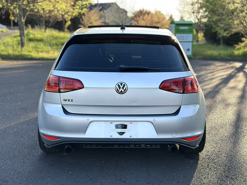 2015 Volkswagen Golf GTI 2.0T SE 4-Door
