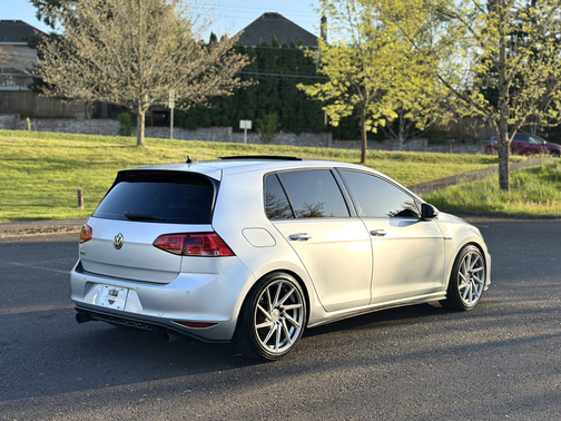 2015 Volkswagen Golf GTI 2.0T SE 4-Door