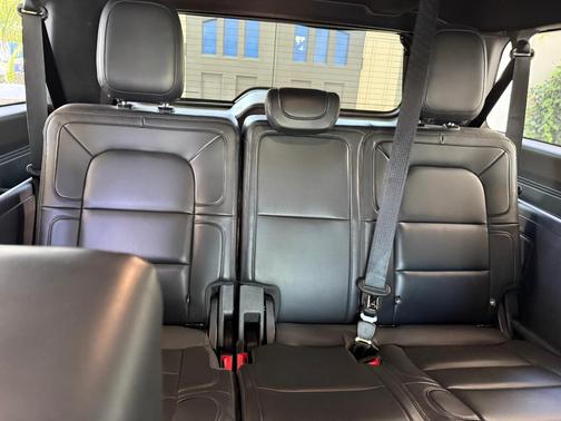 Black 2022 Lincoln Navigator L Standard