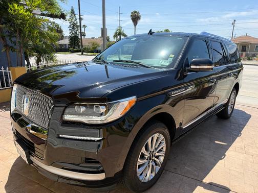 Black 2022 Lincoln Navigator L Standard