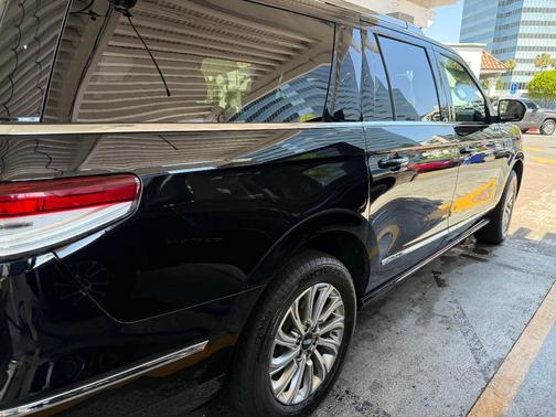 Black 2022 Lincoln Navigator L Standard