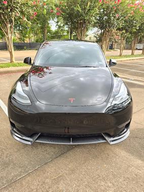 Black 2023 Tesla Model Y Performance