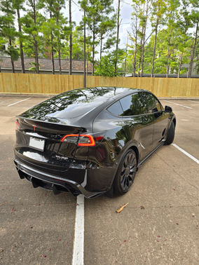 Black 2023 Tesla Model Y Performance
