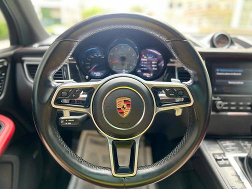 2018 Porsche Macan Macan S